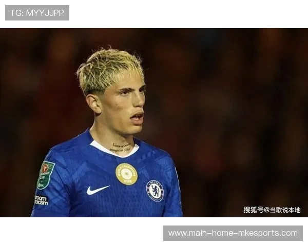 曼联连续施压创造良机，加纳乔射门稍稍偏出