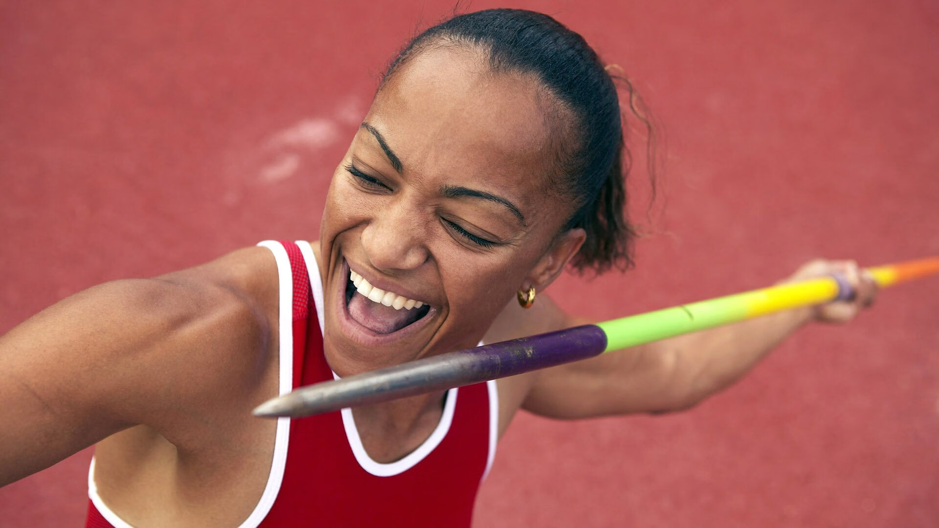 国际乒乓球赛引来全球媒体关注，比赛热度激增，国际乒乓球比赛由国际乒乓球联合会主办